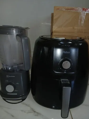 Airfryer 8 litros e liquidificador