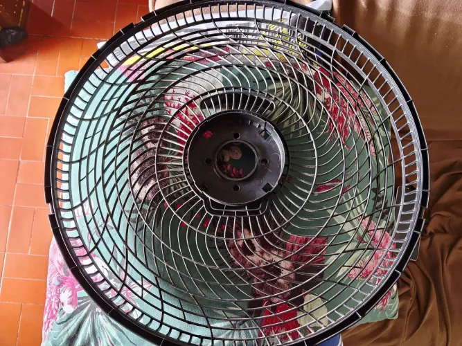 Peça de ventilador Arno 6 Pás - proteção traseira