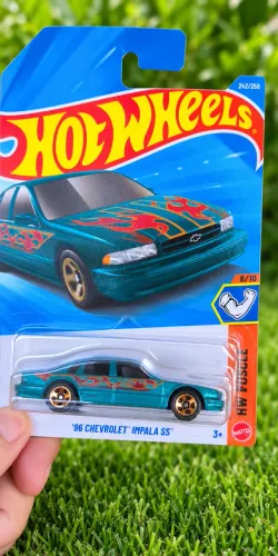 Hot Wheels Chevrolet Impala SS 1996 Verde 2026 242/250 Lacrado