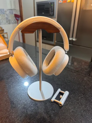 Base Premium para Headset/Headphone de Alumínio e Madeira com suporte Removível para Fio