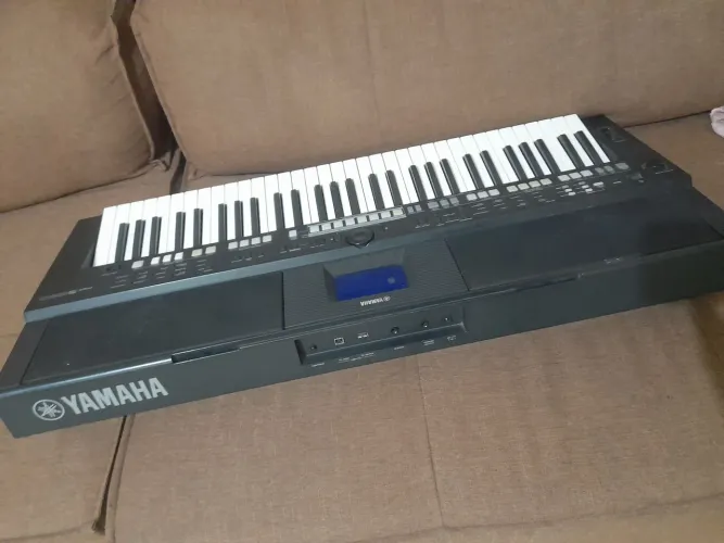 Teclado Yamaha S650 já com sample