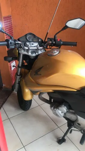 Moto CB 300 à venda oportunidade única