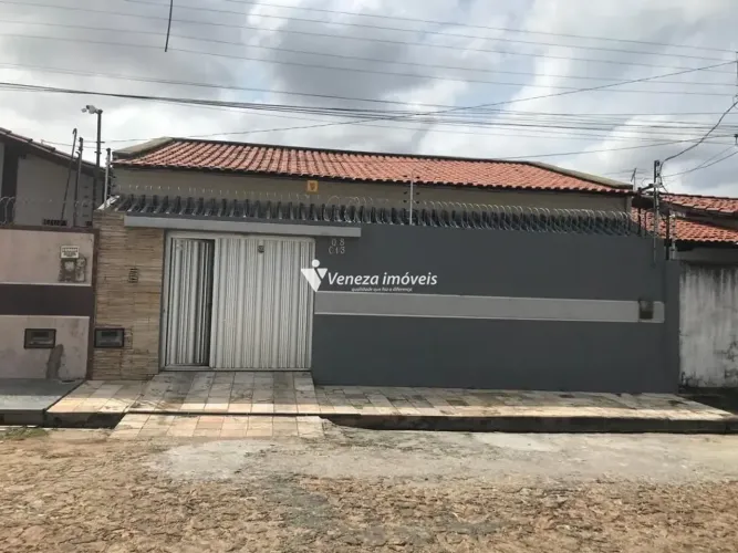 Casa Residencial no bairro São Pedro para Venda