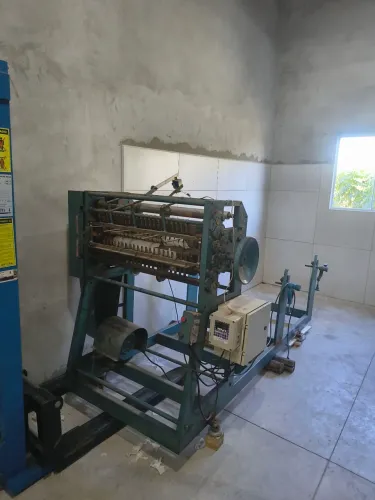 Máquina para fabricar Toalhad de Papel Interfolhas Semi Nova Completa