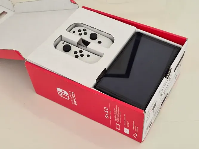 Nintendo Switch OLED Completo na Caixa - Excelente Estado de Conservação