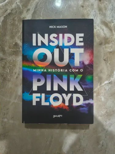 Livro/Biografia do Pink Floyd da editora Belas letras