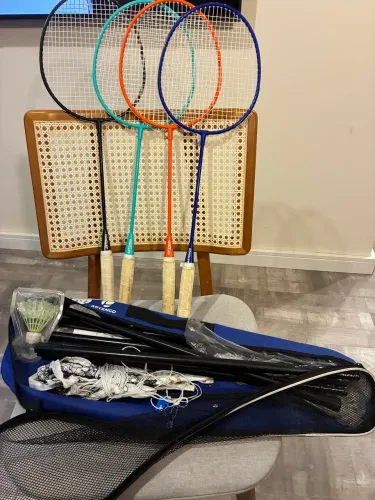 BADMINTON - kit impecável - 4 raquetes com Peteca e Rede/Suporte (usado apenas 3x)