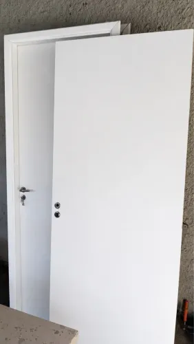 Porta de madeira pinus