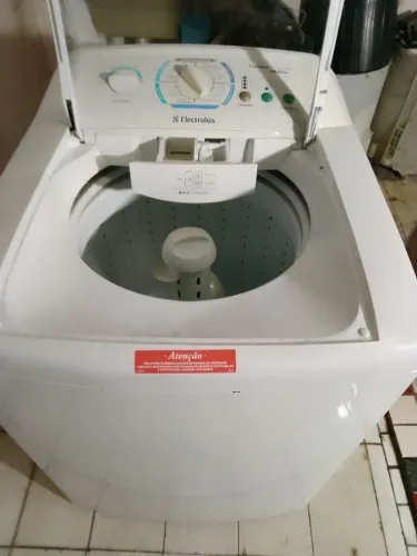 Máquina de lavar roupa Eletrolux turbo 12 kilos volt 220 funcionando perfeitamente