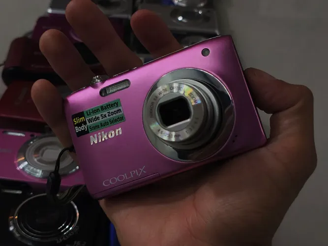 Câmera Nikon S2600