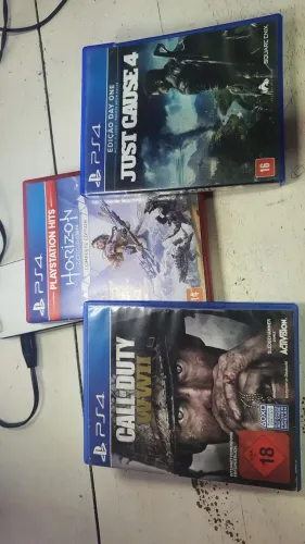3 JOGOS DE PS4 (CALL OF DUTY) (HORIZON ZERO DAWN) E (JUST CAUSE)
