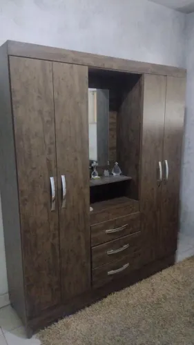 Guarda roupa semi novo sem avaria