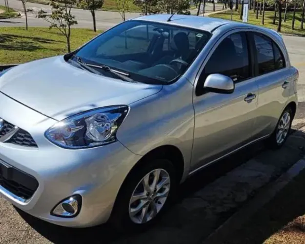 Nissan March SV 1.0 12V Flex 5P 2015