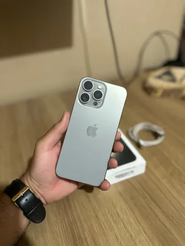 iPhone 15 Pro Max 256g - muito novo