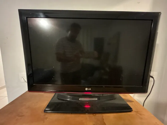 TV LG 32 polegadas com controle 