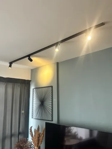 Régua + 4 Spots de iluminação 1,98m