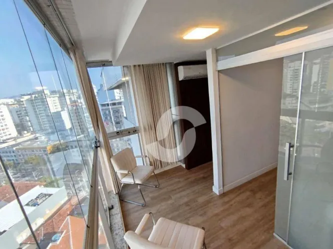 Sala Comercial Premium 42m² , com Varanda Gourmet e Planejados, em um condominio estratégi
