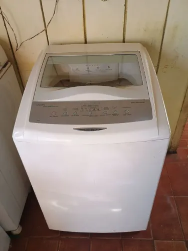 Máquina de lavar roupa Brastemp 10 kg cesto inox 