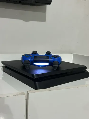 Ps4 slim 500gb + 2 jogos