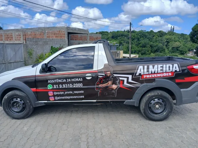 Trabalhamos com Envelopamento de carro,faixada, ACM, lona e adesivos.