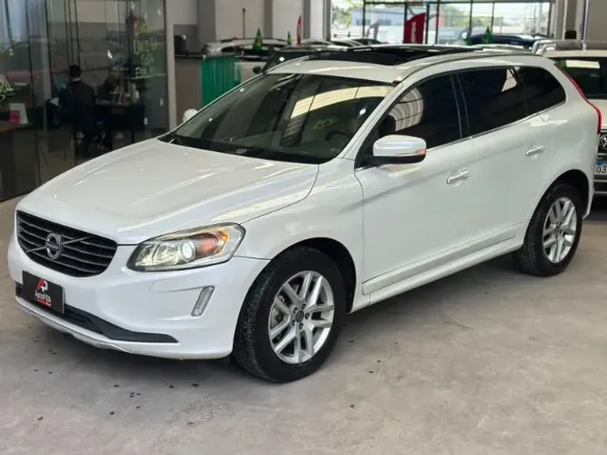 Volvo XC 60 T-5 Momentum 2.0 245cv FWD 5P 2017
