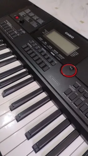 Teclado Casio CT X3000, excelente com fonte Bivolt