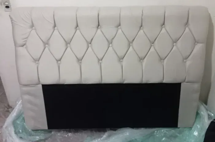 Vendo cabeceira estofada Cama Queem size NOVA - não entrego