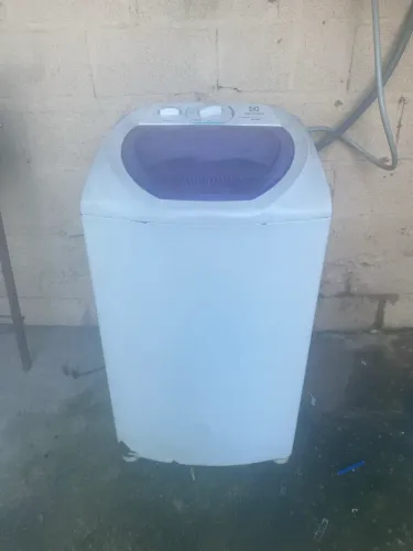 Máquina Electrolux de 6kg, vendo pois estou de mudança 