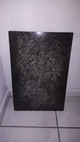 Granito Natural Polido 40x60x2 cm - Ótimo Estado