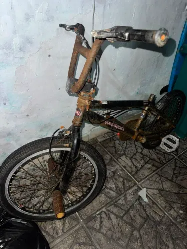 Bike diamond black para quem quer arrumar ou retirar peças bike original de downhill bike