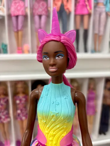 Barbie unicórnio negra (NOVA)
