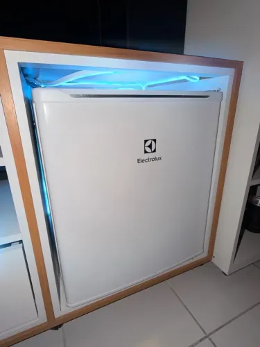 Frigobar Eletrolux 47 L Semi novo