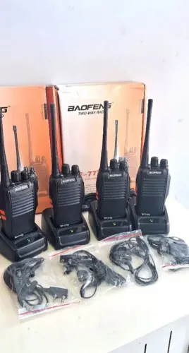 4 rádios Walkie Talkie baofeng NOVOS