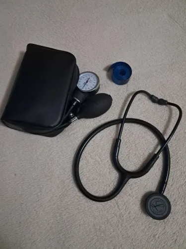 Estetoscópio Littmann Classic, Medidor de Pressão e Fita métrica