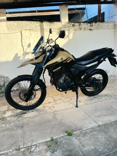 XTZ 250 Lander 2024