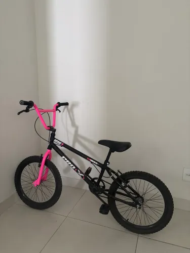 Bicicleta BMW - PRO X série 1, rosa e preto
