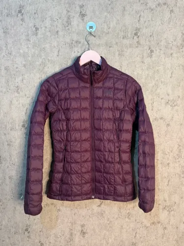 Jaqueta The North Face Thermoball roxa PP