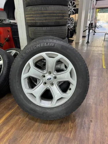 Rodas e pneus originais Liga Leve Ford Edge 2014 18x8 (cabem em 2010 a 2014), 5x114,3
