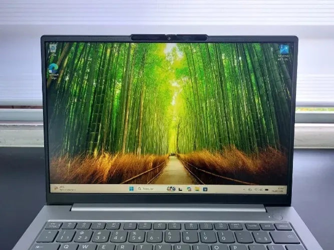 Notebook para Empresas Lenovo Thinkbook 14 G8 I5-13420h 16gb 256gb Ssd Windows 11 Pro Cinz