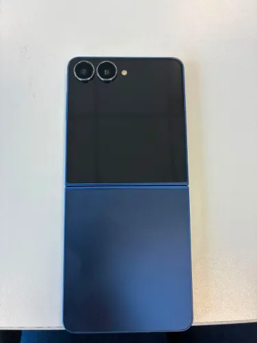 Z flip 7 azul novíssimo (4 meses de uso)!