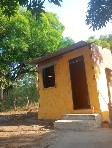 Chácara pequena no Parque Santa Rita