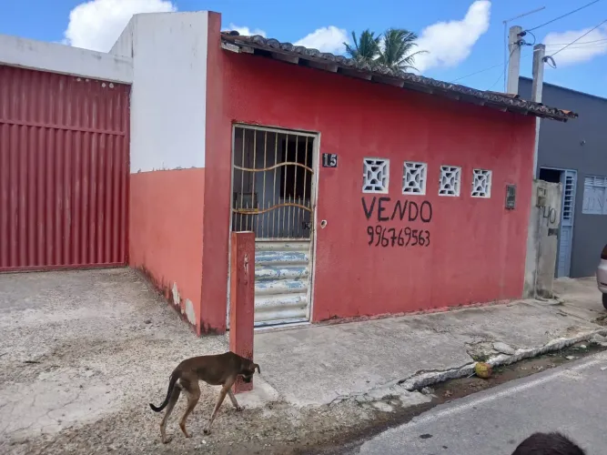 Vendo casa bem localizada em Montialegre