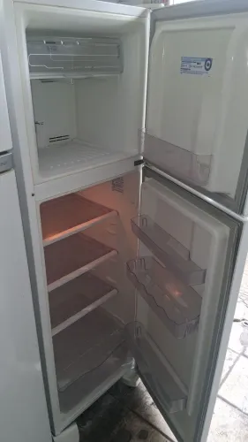 Vendemos essa geladeira com 3 meses de garantia