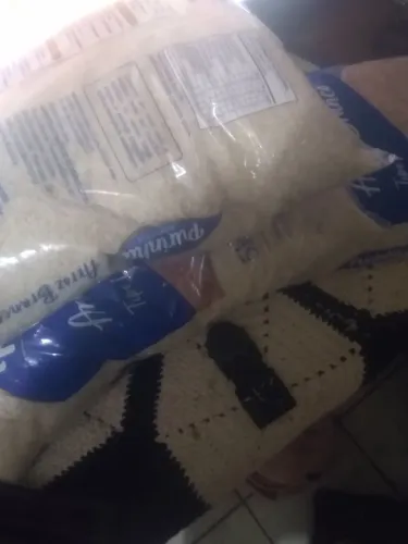 Estou vendendo 6 pacote de arroz