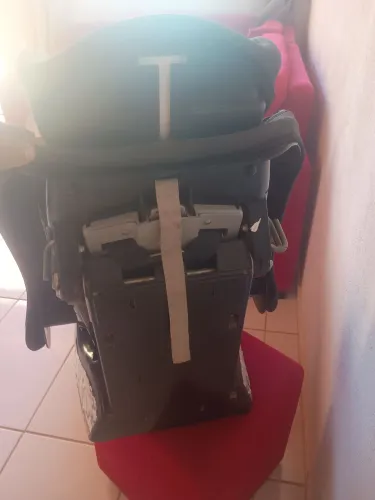 Cadeirinha de criança borigoto em bom estado de conservação vendo no preço bom