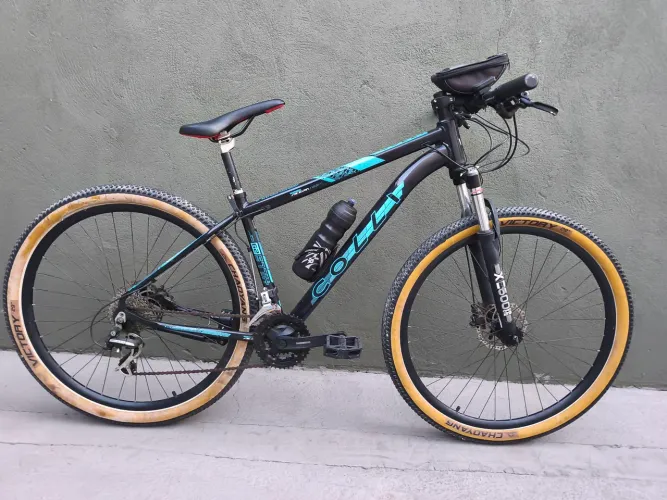 Vendo bicicleta, aro 29, quadro 17, 24 velocidades, pé de vela e trocador Shimano,