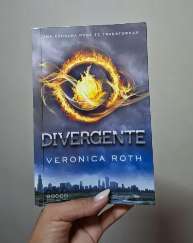Livro "Divergente" Veronica Roth