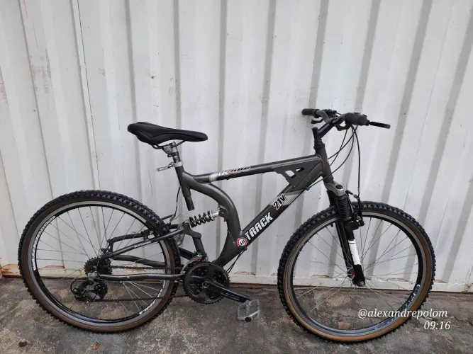 BICICLETA TRACK ALUMINUM FULL SUSPENSION ARO 26 / 21 MARCHAS.(SHIMANO)(POSSO ENTREGAR)