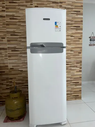 Geladeira semi-nova