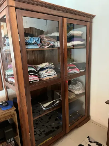 Armario ou cristaleira